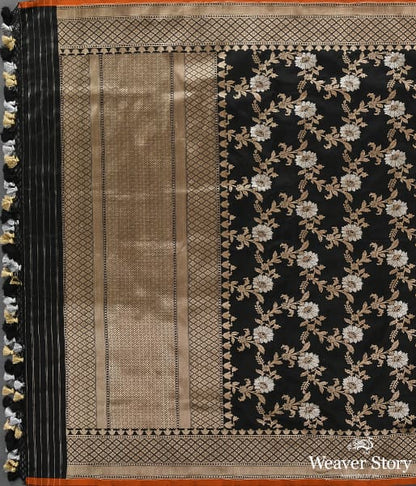 Handwoven_Black_Kadhwa_Jangla_Dupatta_WeaverStory_02