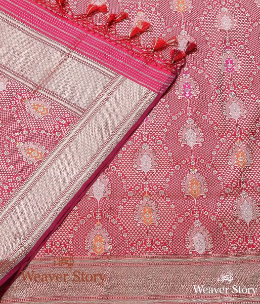 Handwoven_Pink_Red_Dual_Tone_Mehrab_Kimkhab_Dupatta_WeaverStory_02