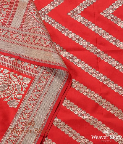 Handwoven_Red_Aada_Jangla_Dupatta_WeaverStory_02