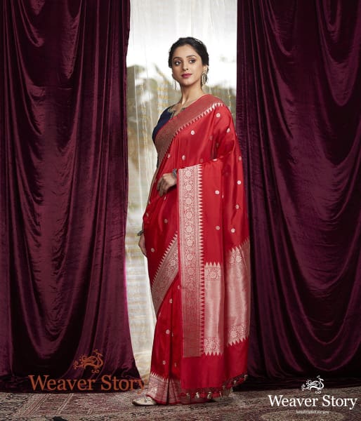 Handwoven_Red_Kadhwa_Booti_Saree_with_Zari_Temple_Border_WeaverStory_02