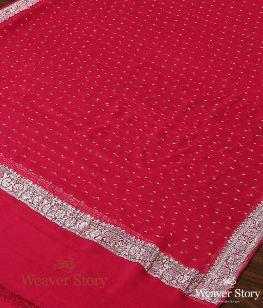 Handwoven_Red_Georgette_Dupatta_with_Silver_Zari_WeaverStory_03