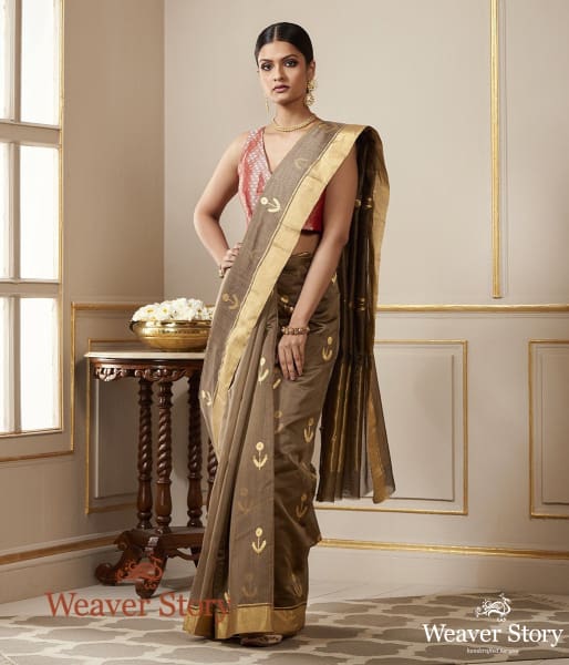 Handwoven_Brown_Saree_with_Small_Floral_Motif_WeaverStory_02