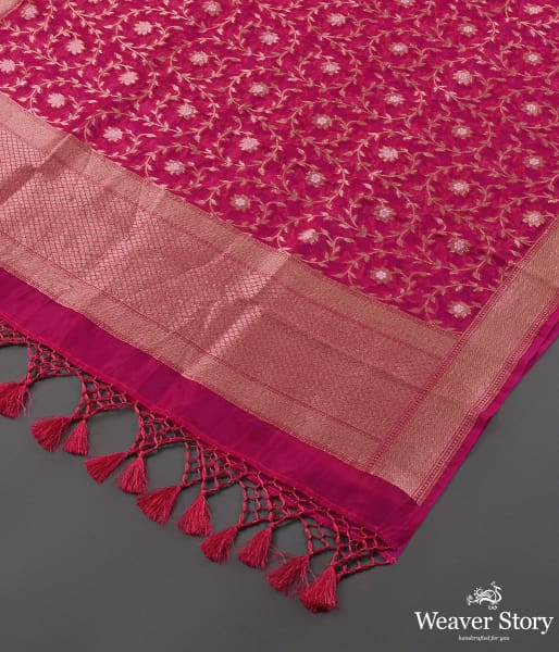 Handwoven_Pink_Organza_Meenakari_Jaal_Dupatta_WeaverStory_03