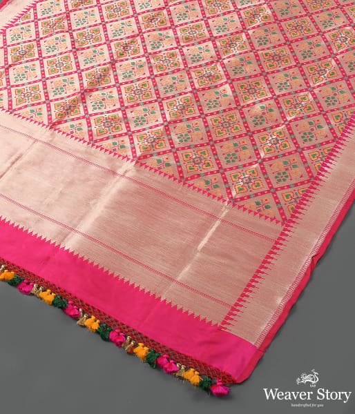 Handwoven_Pink_Gharchola_Patola_Dupatta_WeaverStory_03