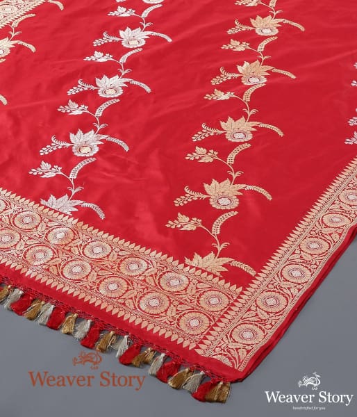 Handwoven_Red_Kadhwa_Jangla_Dupatta_with_Sona_Rupa_Zari_WeaverStory_03