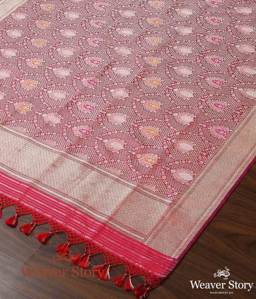 Handwoven_Pink_Red_Dual_Tone_Mehrab_Kimkhab_Dupatta_WeaverStory_03