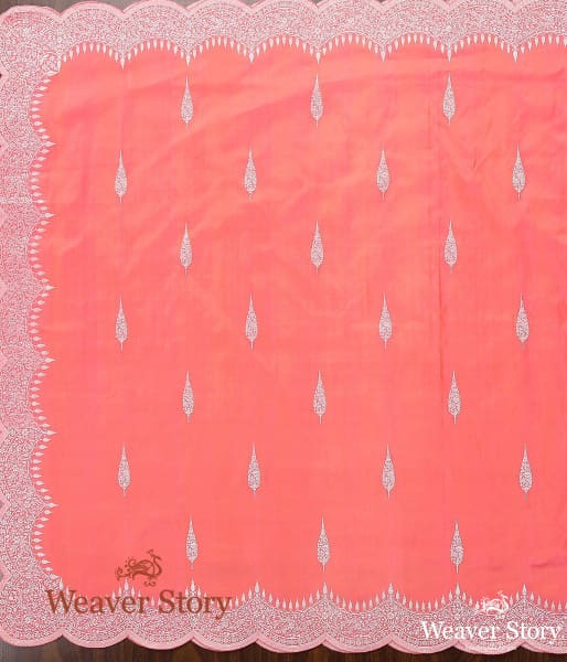 Handwoven_Neon_Pink_Scallop_Dupatta_WeaverStory_03