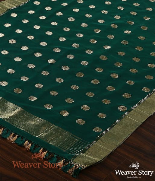 Handwoven_Green_Cotton_Silk_Dupatta_with_Kadhwa_Booti_WeaverStory_03