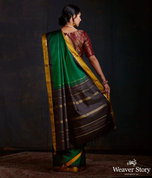 Bottle_Green_Kanjivaram_Silk_Saree_With_Black_and_Mustard_Small_Border_WeaverStory_03