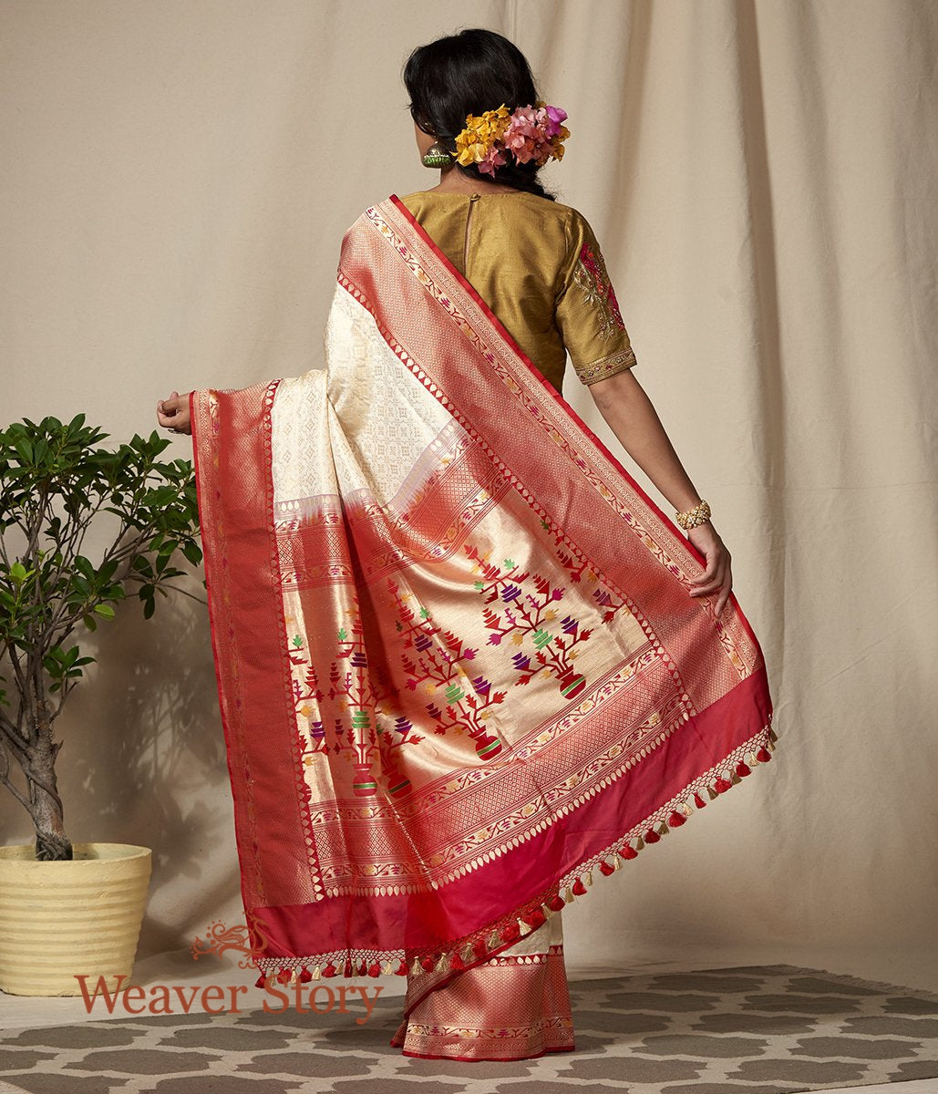 Handloom_OffWhite_and_Gold_Kimkhab_Saree_with_Red_Border_and_Pallu_WeaverStory_03