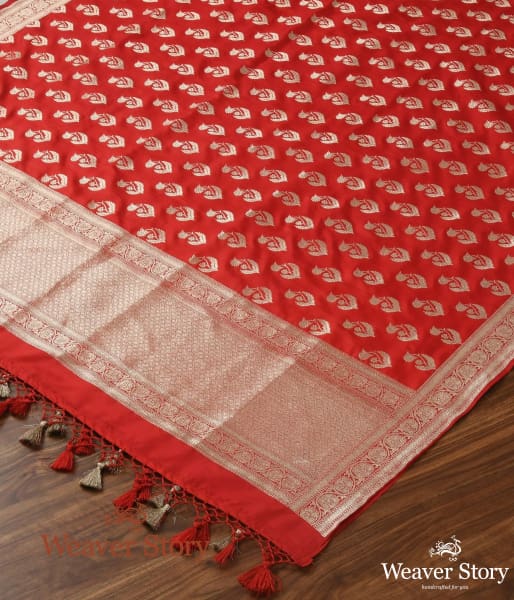 Handwoven_Red_Flower_Booti_Dupatta_WeaverStory_03