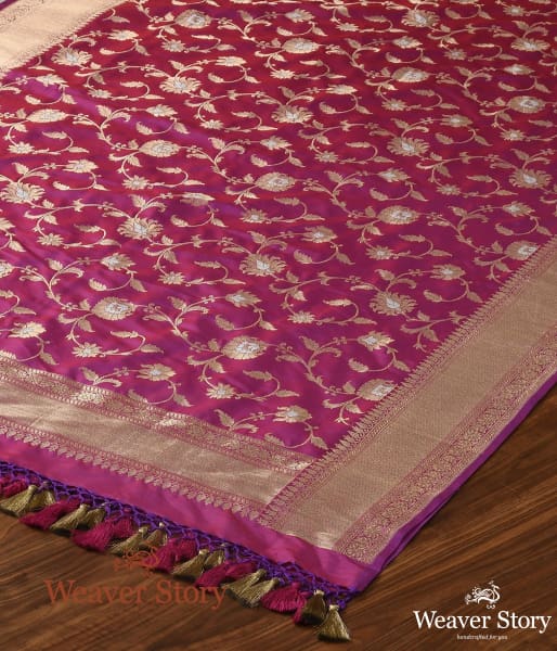 Handwoven_Plum_Color_Kadhwa_Jangla_Dupatta_WeaverStory_03