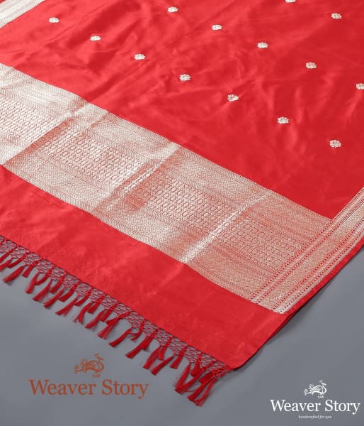 Handwoven_Red_Katan_Silk_Kadhwa_Booti_Dupatta_WeaverStory_03