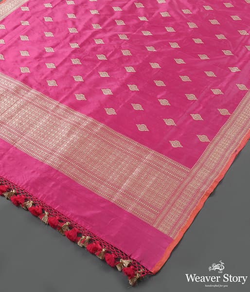 Handwoven_Pink_Banarasi_Kadhwa_Booti_Dupatta_WeaverStory_03