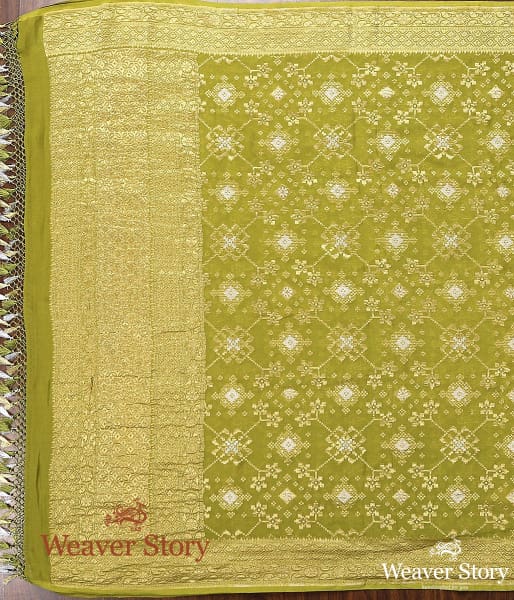 Handwoven_Banarasi_Georgette_Cutwork_Dupatta_in_Fresh_Green_WeaverStory_03