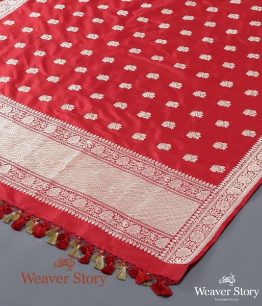 Handwoven_Red_Banarasi_Dupatta_with_Kadhwa_Gulaab_Boota_WeaverStory_03