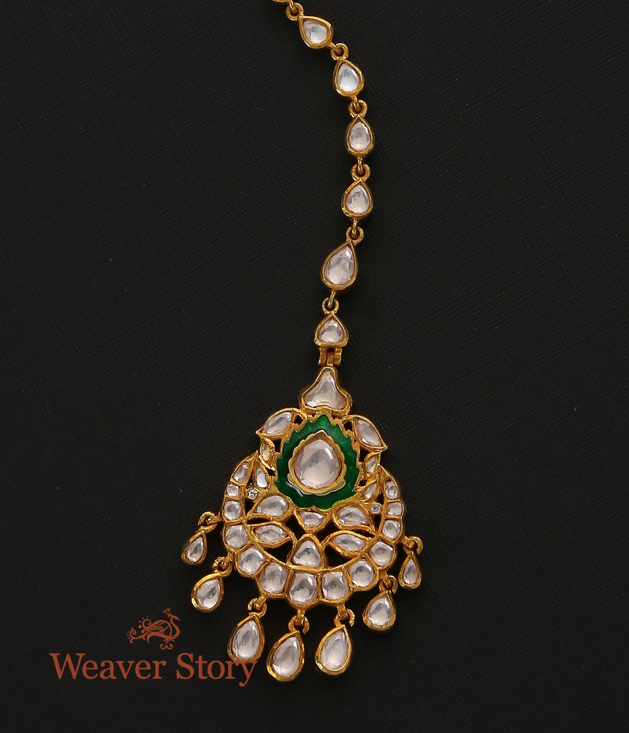 Sangdil_Matha_Tikka_with_Moissanite_Polki_Crafted_in_Pure_Silver_WeaverStory_03