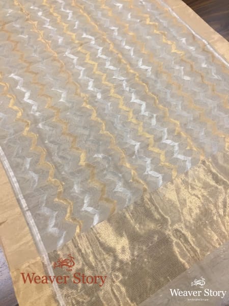 Handwoven_Cotton_Silk_Geometric_Pattern_Dupatta_in_Gold_WeaverStory_04