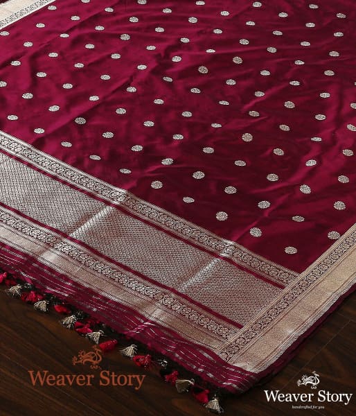 Handwoven_Wine_Kadhwa_Asharfi_Booti_Dupatta_WeaverStory_03