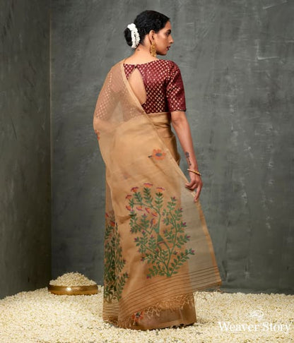 Handwoven_Khaki_Muslin_Dhakai_Jamdani_Saree_with_Floral_Motif_and_Heavy_Pallu_WeaverStory_03