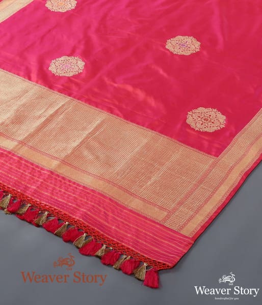 Handwoven_Rani_Pink_Kadhwa_Boota_Dupatta_WeaverStory_03