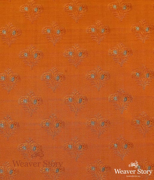 Handwoven_Tanchoi_Zari_Booti_Fabric_Than_WeaverStory_03