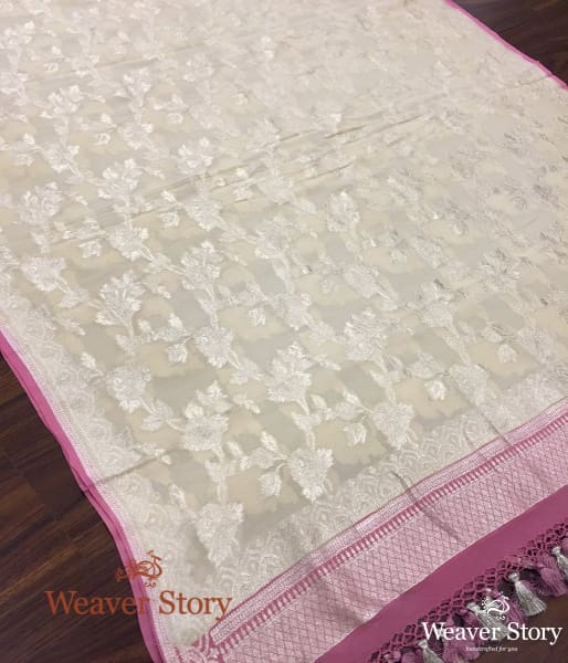 Handwoven_Banarasi_Georgette_Dupatta_in_Beige_with_Pink_WeaverStory_03