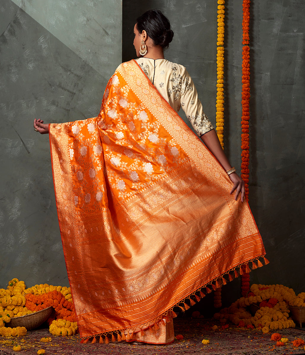 Handwoven_Orange_Angoor_Jangla_Saree_WeaverStory_03