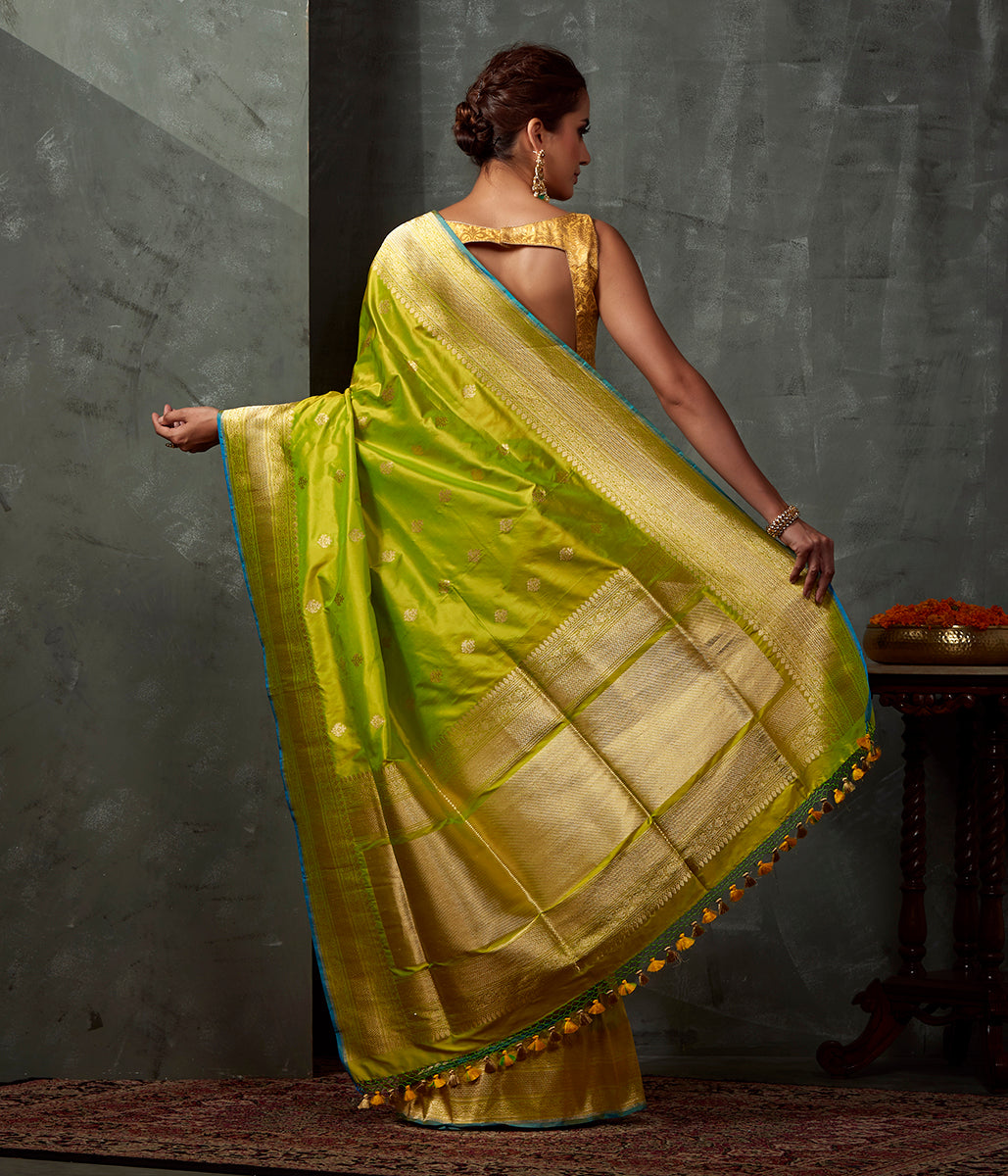 Handwoven_Green_Small_Leaf_Booti_Saree_with_Turquoise_Selvedge_WeaverStory_03