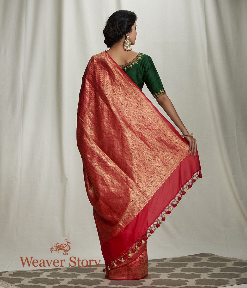 Handwoven_Red_Zari_Tanchoi_Saree_with_Small_Booti_WeaverStory_03