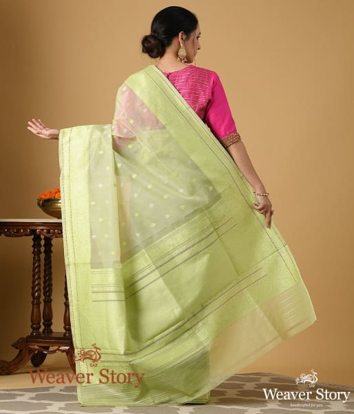 Handloom_Light_Green_Kora_Silk_Banarasi_Saree_WeaverStory_03