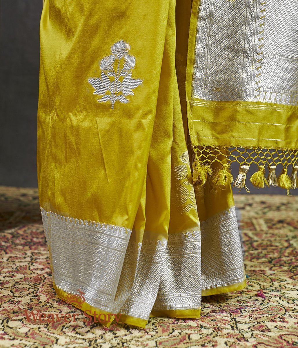 Handwoven_Mustard_Yellow_Kadhwa_Weave_Saree_with_Floral_Booti_WeaverStory_04