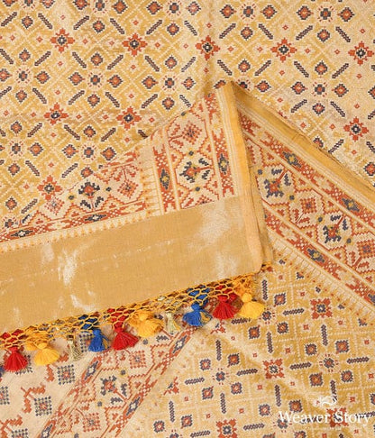 Handwoven_Yellow_Tissue_Patola_Dupatta_WeaverStory_04