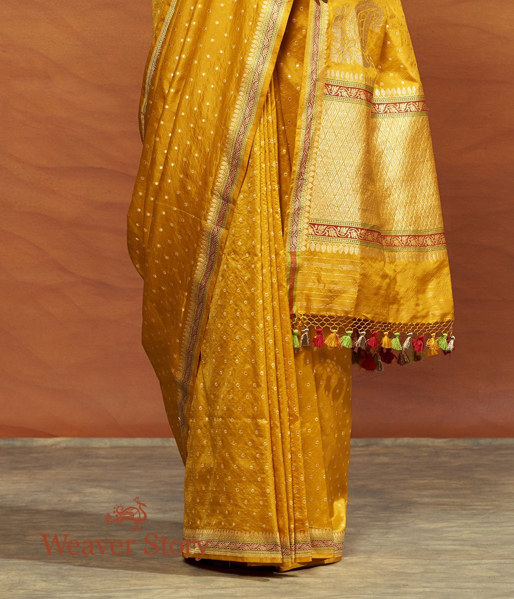 Handwoven_Mustard_Booti_Saree_with_Konia_and_Heavy_Blouse_WeaverStory_04