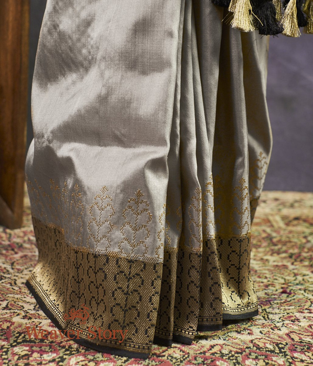 Handwoven_Grey_Tanchoi_Saree_with_Tree_Border_WeaverStory_04