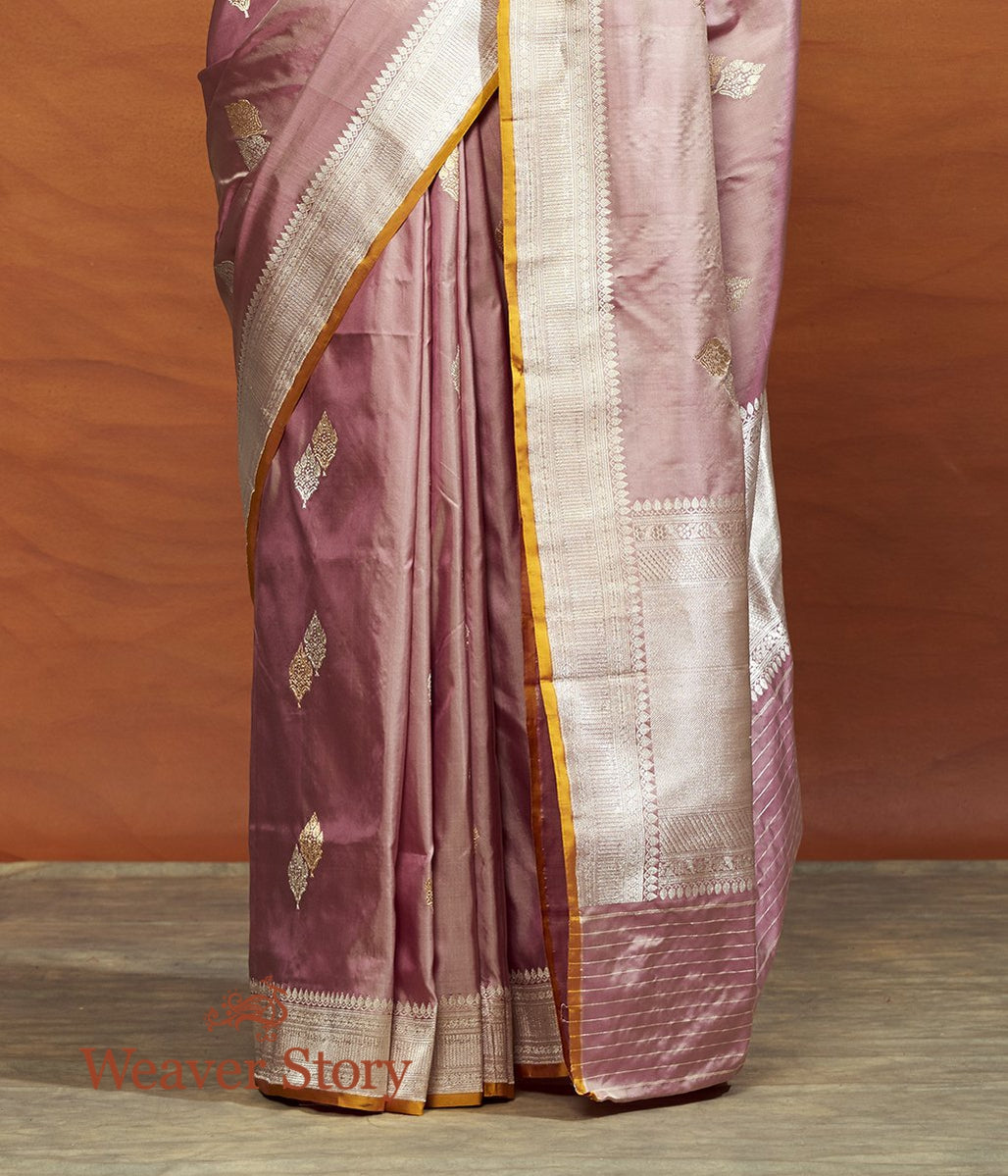 Handwoven_Rose_Pink_Twin_Motif_Saree_with_Silver_Border_WeaverStory_04