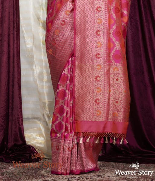 Handwoven_Katan_Silk_Saree_in_Pink_and_Orange_Dual_Tone_WeaverStory_04