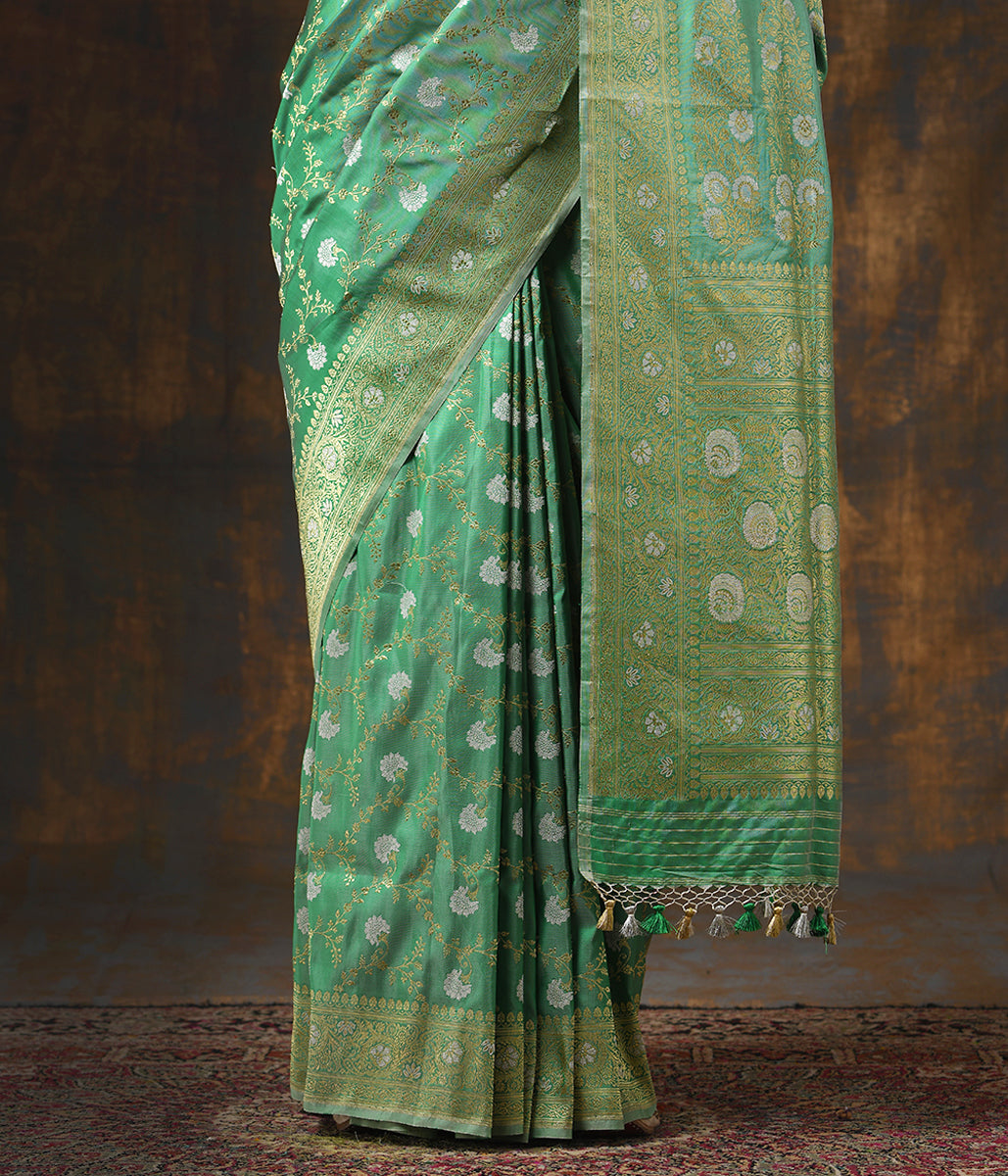 Handloom_Light_Green_Dual_Tone_Banarasi_Jangla_with_Floral_Jaal_WeaverStory_04