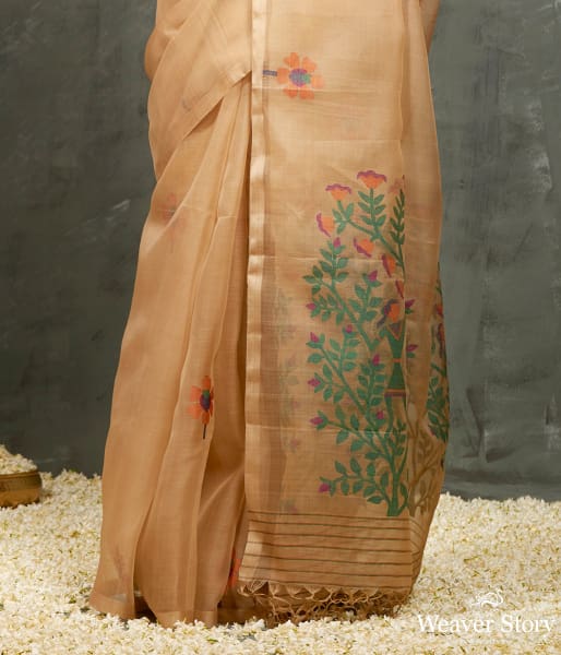 Handwoven_Khaki_Muslin_Dhakai_Jamdani_Saree_with_Floral_Motif_and_Heavy_Pallu_WeaverStory_04