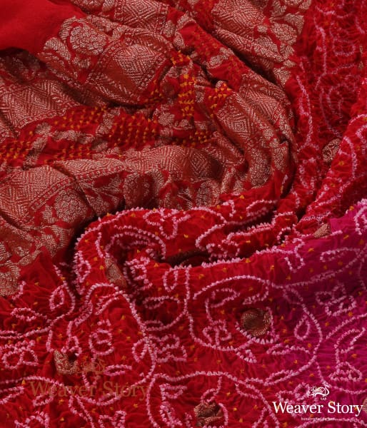 Handwoven_Pink_Red_Ombre_Dye_Kadhwa_Banarasi_Bandhej_Dupatta_WeaverStory_04