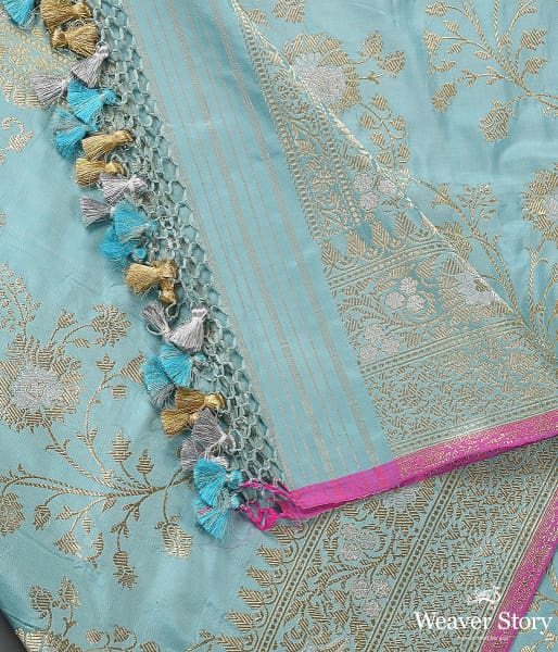 Handwoven_Light_Blue_Kadhwa_Jangla_Dupatta_with_Sona_Rupa_Zari_WeaverStory_04