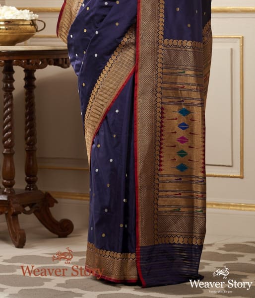 Handwoven_Dark_Purple_Paithani_Border_WeaverStory_04