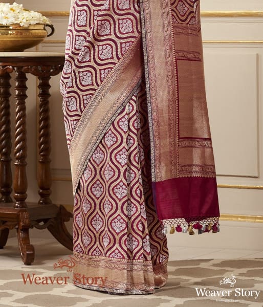 Handwoven_Maroon_Kadhwa_Jangla_Saree_with_Pure_Zari_WeaverStory_04