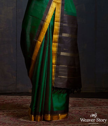 Bottle_Green_Kanjivaram_Silk_Saree_With_Black_and_Mustard_Small_Border_WeaverStory_04