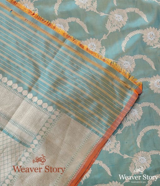 Handwoven_Green_Dual_Tone_Kadhwa_Jangla_Dupatta_WeaverStory_04