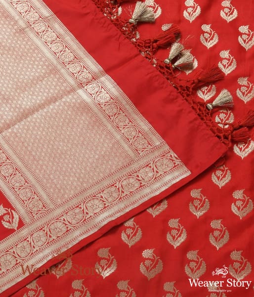 Handwoven_Red_Flower_Booti_Dupatta_WeaverStory_04