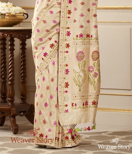 Handwoven_Offwhite_Meenakari_Heavy_Jangla_WeaverStory_04