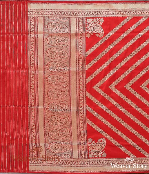 Handwoven_Red_Aada_Jangla_Dupatta_WeaverStory_04