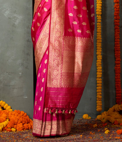 Handloom_Katan_Silk_Banarasi_Saree_in_Pink_with_Delicate_Paisleys_and_Floral_Border_WeaverStory_04