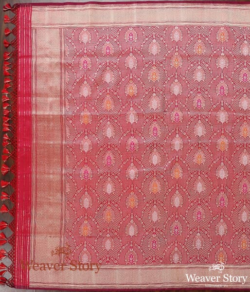 Handwoven_Pink_Red_Dual_Tone_Mehrab_Kimkhab_Dupatta_WeaverStory_04